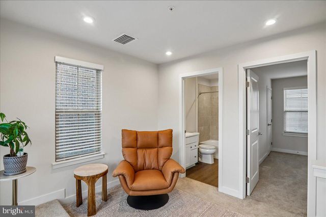 6110 NORTHWEST DR, Hyattsville, MD 20782