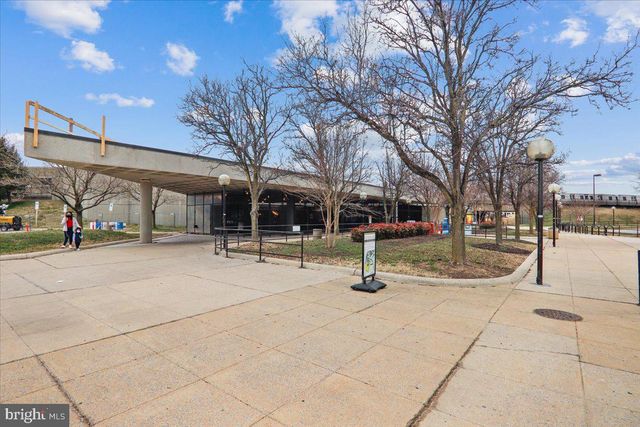 6110 NORTHWEST DR, Hyattsville, MD 20782