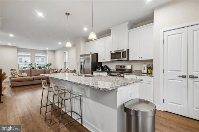 6110 NORTHWEST DR, Hyattsville, MD 20782