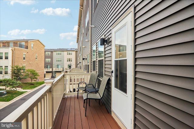 6110 NORTHWEST DR, Hyattsville, MD 20782