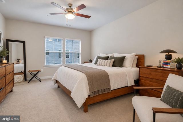 6110 NORTHWEST DR, Hyattsville, MD 20782