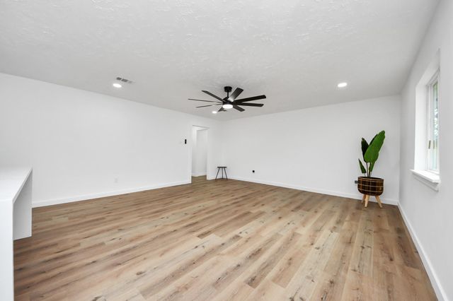 717 Phyllis Court, Conroe, TX 77303