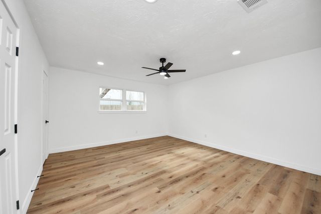 717 Phyllis Court, Conroe, TX 77303