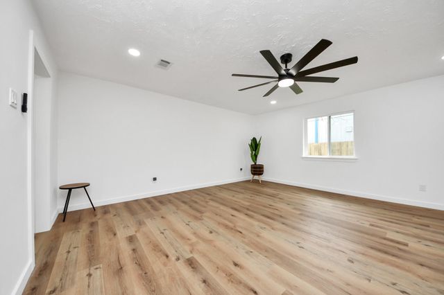 717 Phyllis Court, Conroe, TX 77303