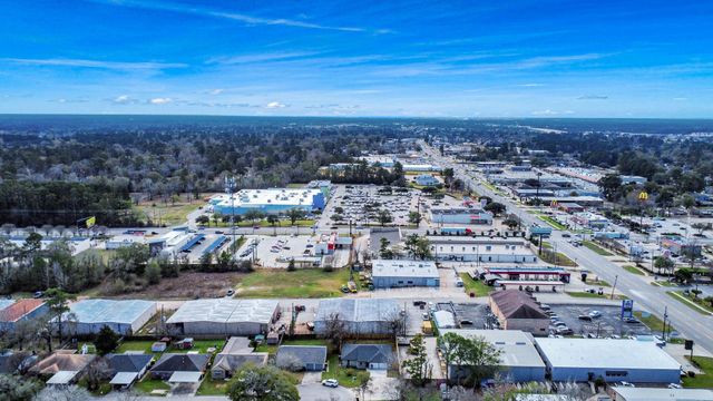 717 Phyllis Court, Conroe, TX 77303