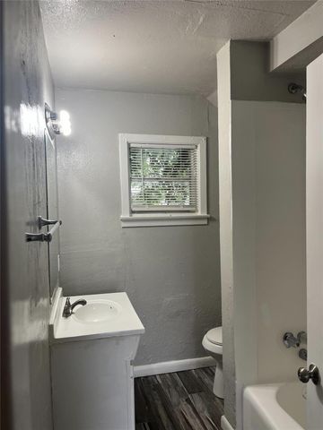 5532 Eskridge 6, Houston, TX 77023