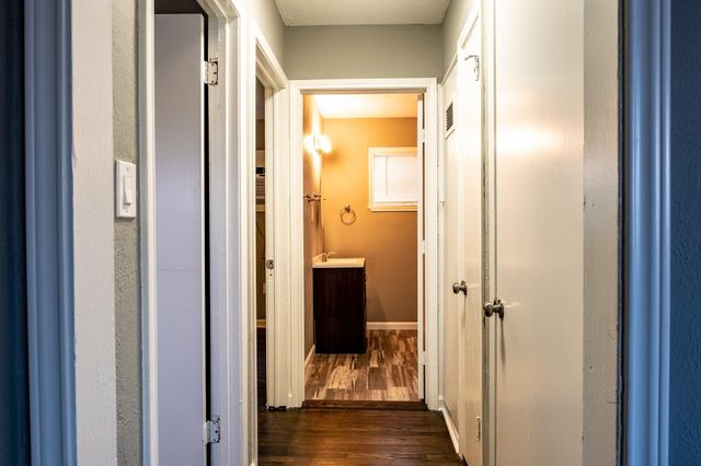 5532 Eskridge 6, Houston, TX 77023