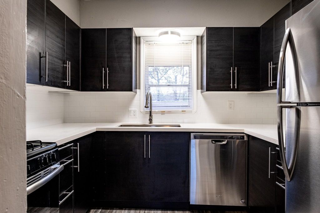 5532 Eskridge 6, Houston, TX 77023