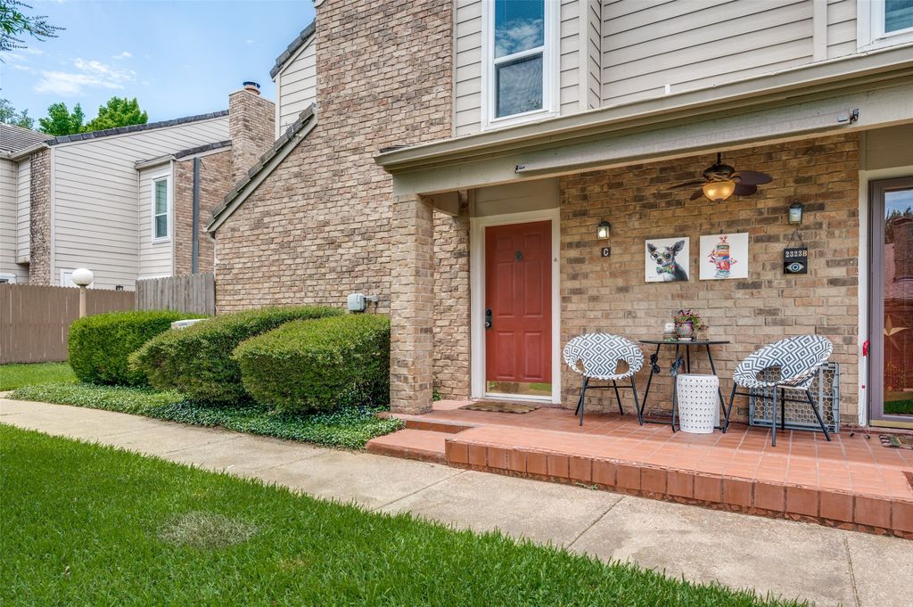 2323 Torrington Drive C, Arlington, TX 76012