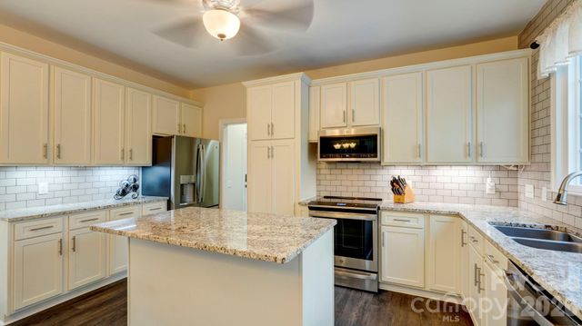 9821 Zackery Avenue, Charlotte, NC 28277