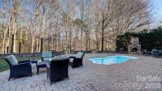 9821 Zackery Avenue, Charlotte, NC 28277