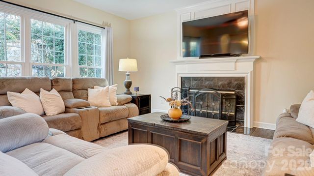 9821 Zackery Avenue, Charlotte, NC 28277