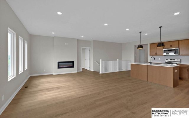 18073 Soldier Street, Omaha, NE 68136