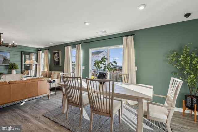 59 VERNON ST, Charles Town, WV 25414