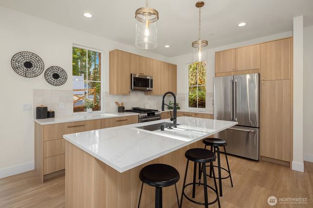 11810 NE 103rd Place, Kirkland, WA 98033