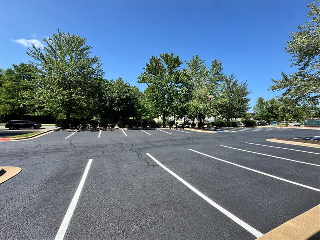 2805 E Zion Road, Fayetteville, AR 72703