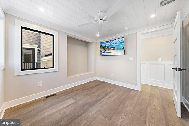 101 W 15TH ST, Long Beach Township, NJ 08008