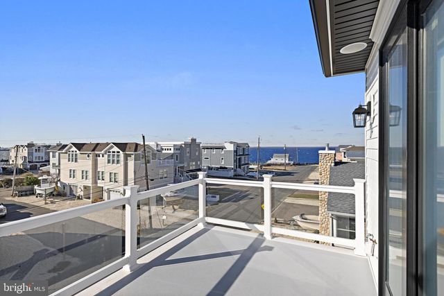 101 W 15TH ST, Long Beach Township, NJ 08008