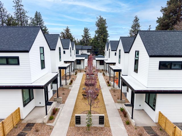 633 NE Marshall Avenue, Bend, OR 97701