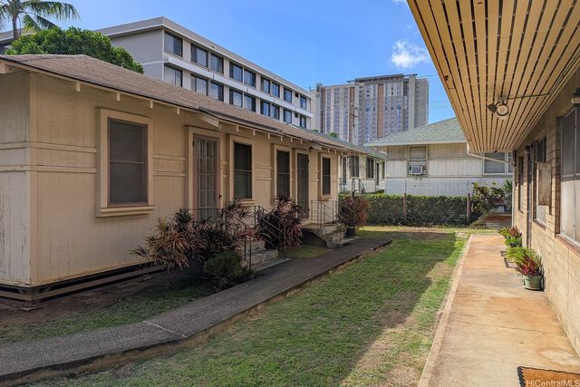 906 Hausten Street, Honolulu, HI 96826