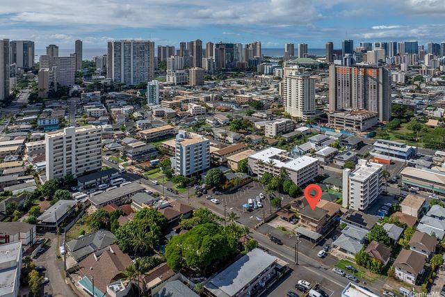 906 Hausten Street, Honolulu, HI 96826