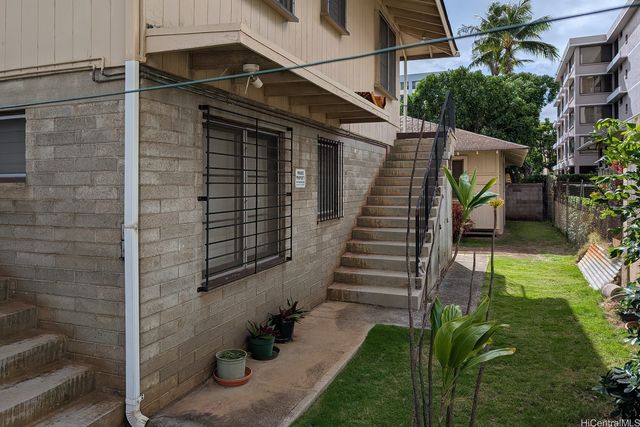 906 Hausten Street, Honolulu, HI 96826