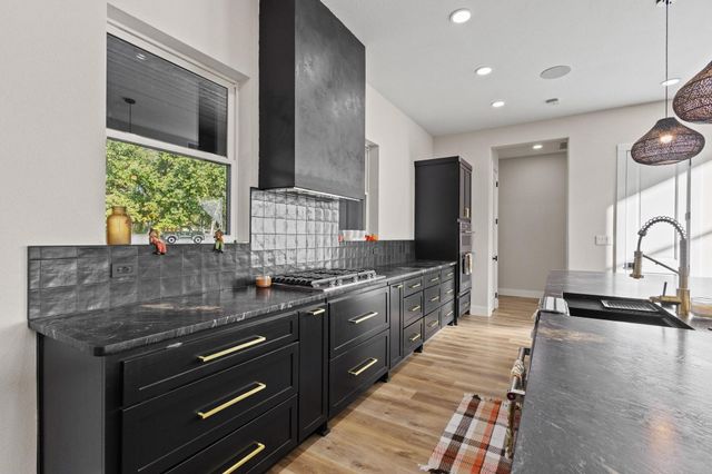 430 N Washburn Road, Bells, TX 75414