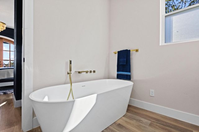 430 N Washburn Road, Bells, TX 75414