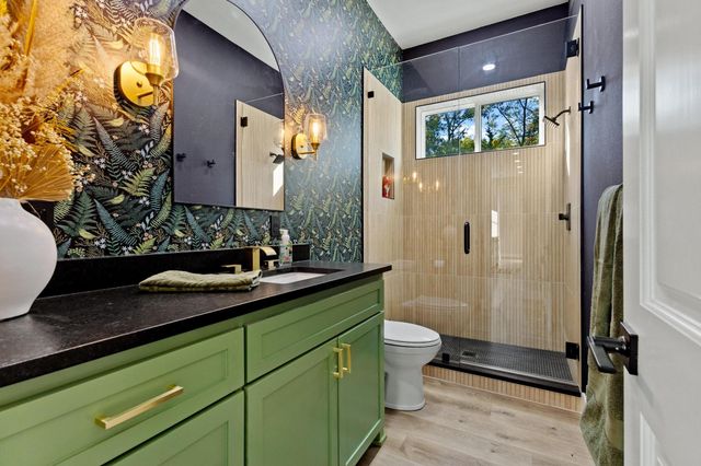 430 N Washburn Road, Bells, TX 75414