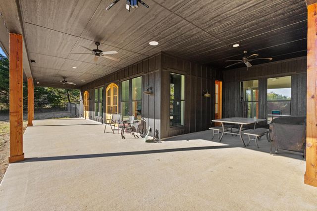 430 N Washburn Road, Bells, TX 75414