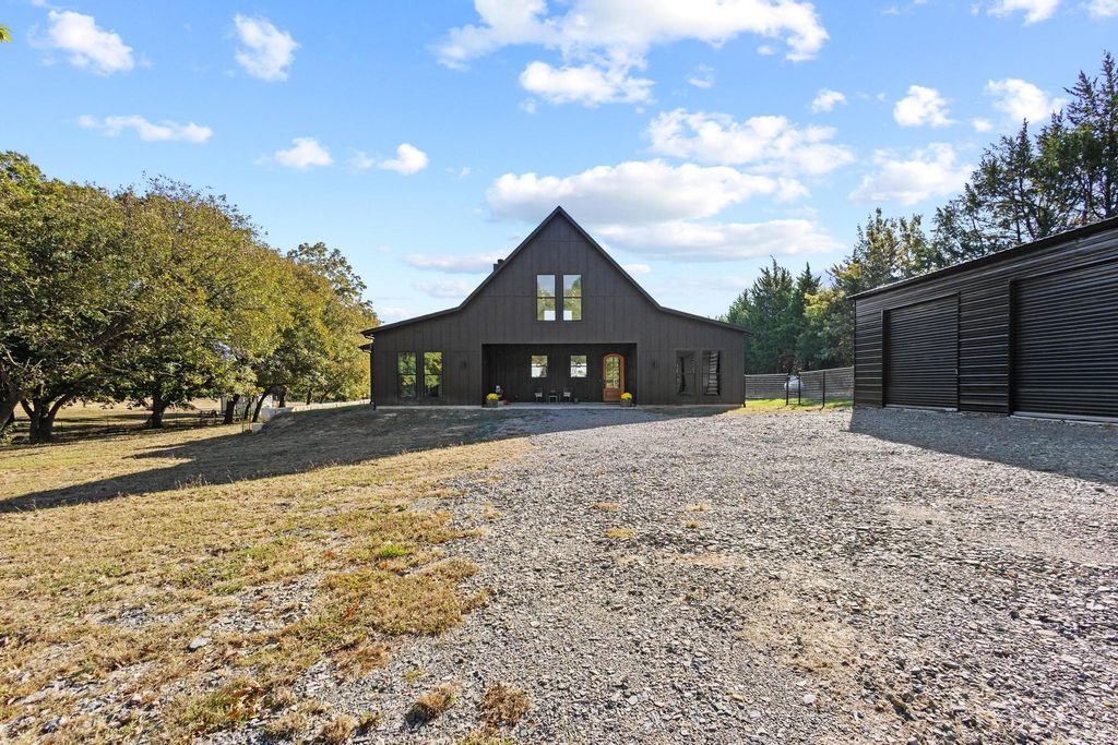 430 N Washburn Road, Bells, TX 75414