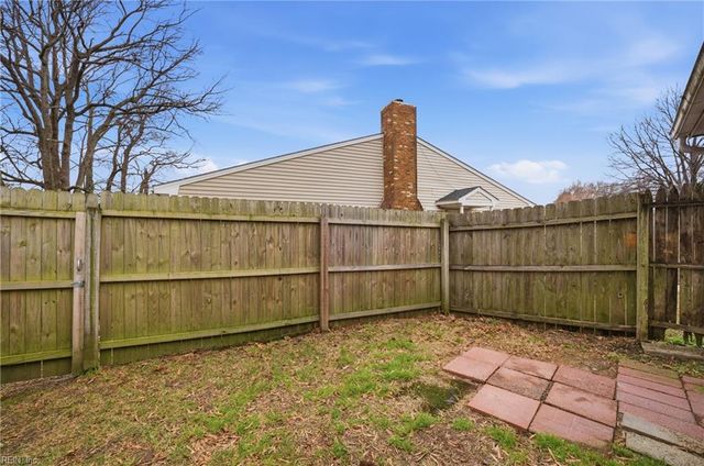 807 Tenure LN, Virginia Beach, VA 23462