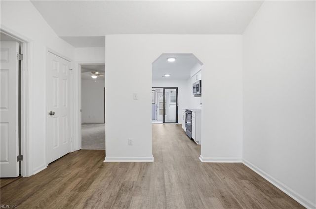 807 Tenure LN, Virginia Beach, VA 23462