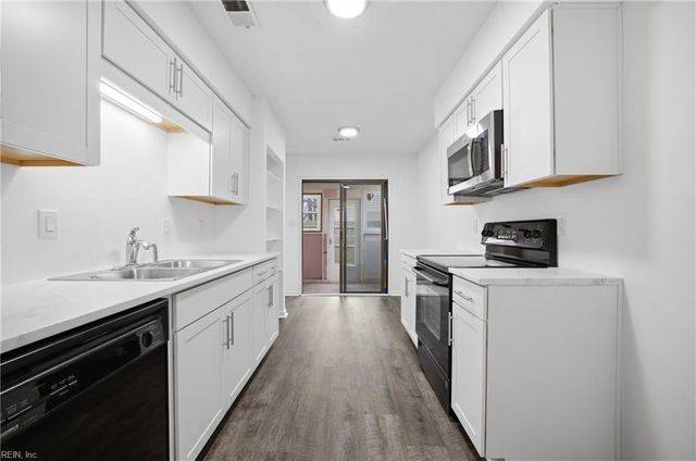 807 Tenure LN, Virginia Beach, VA 23462