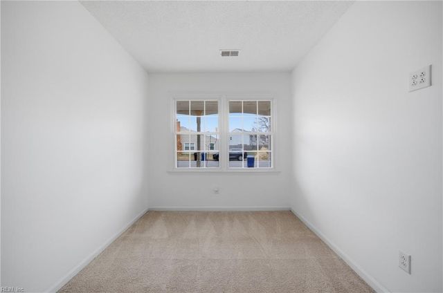 807 Tenure LN, Virginia Beach, VA 23462