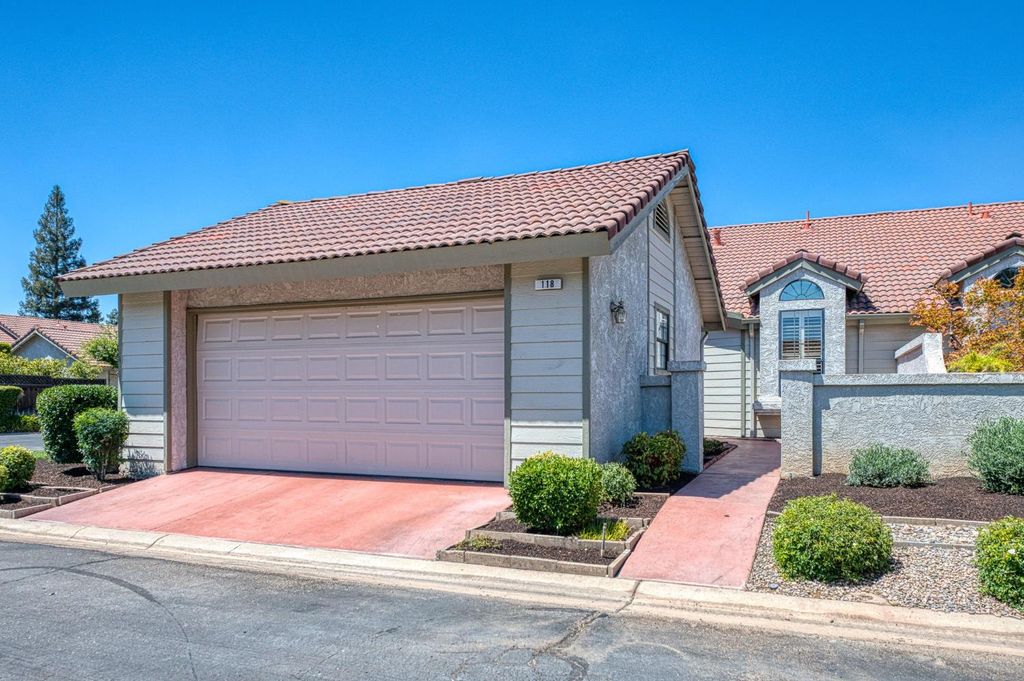 Image 1 of property listing at 1229 Bullard, Fresno, CA 93711