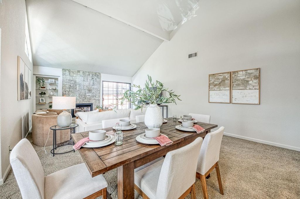 Image 16 of property listing at 1229 Bullard, Fresno, CA 93711