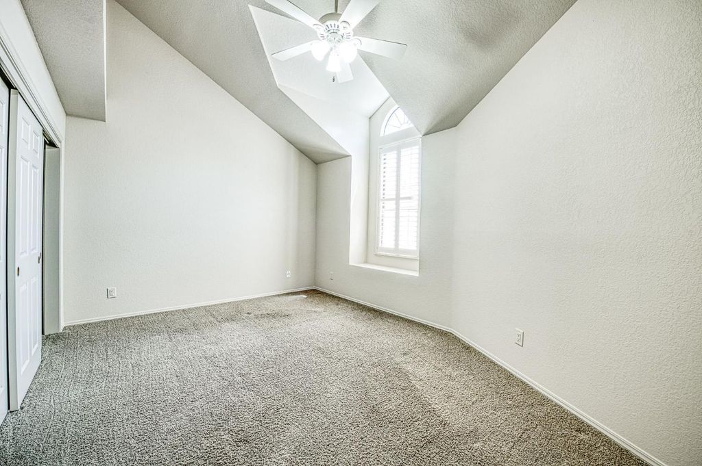 Image 21 of property listing at 1229 Bullard, Fresno, CA 93711