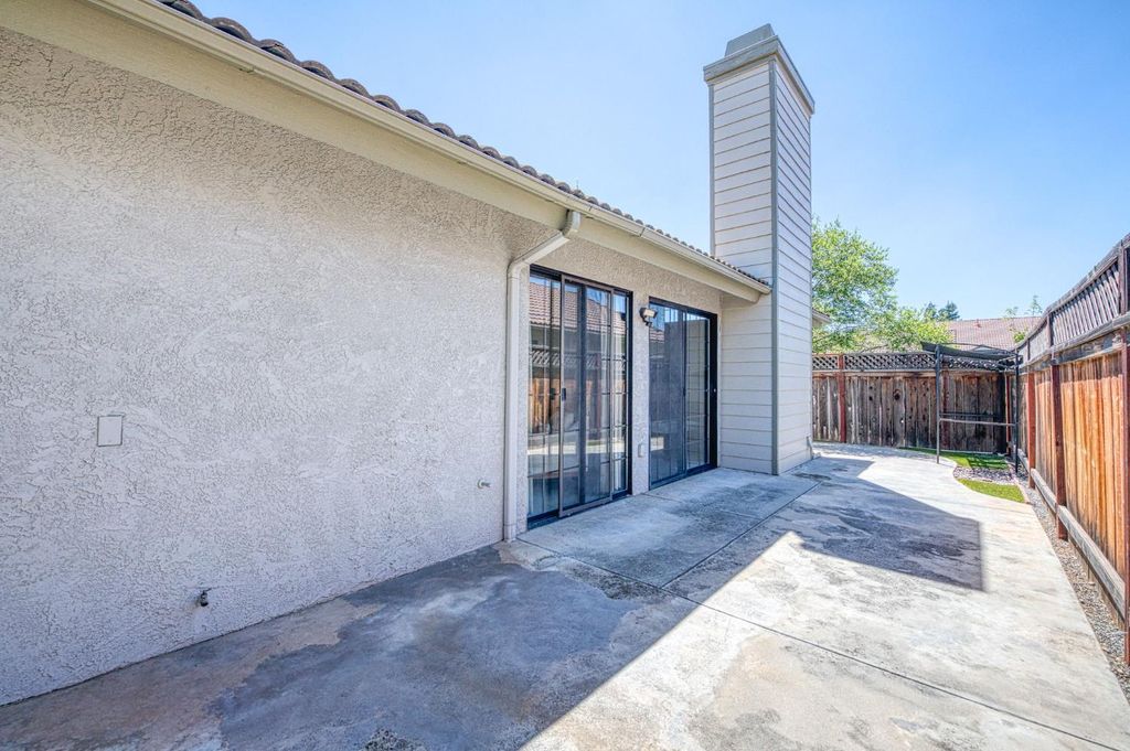 Image 32 of property listing at 1229 Bullard, Fresno, CA 93711