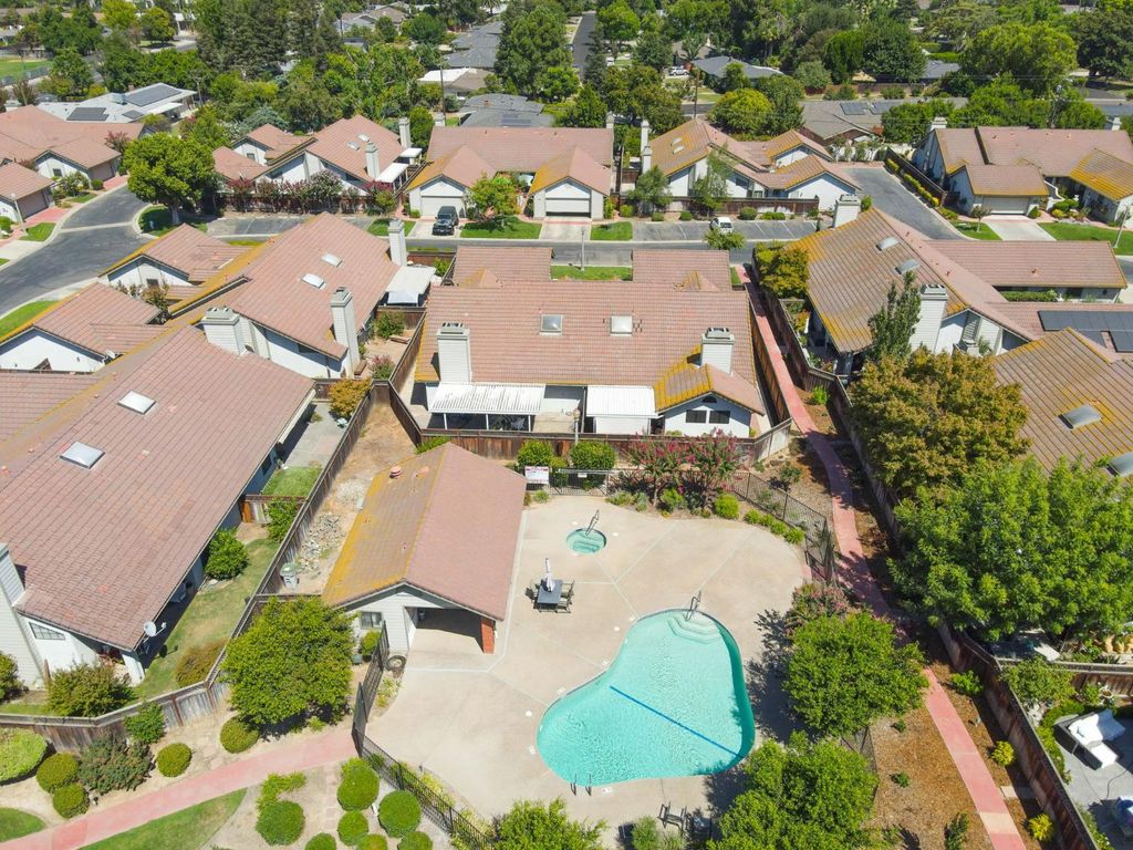 Image 37 of property listing at 1229 Bullard, Fresno, CA 93711