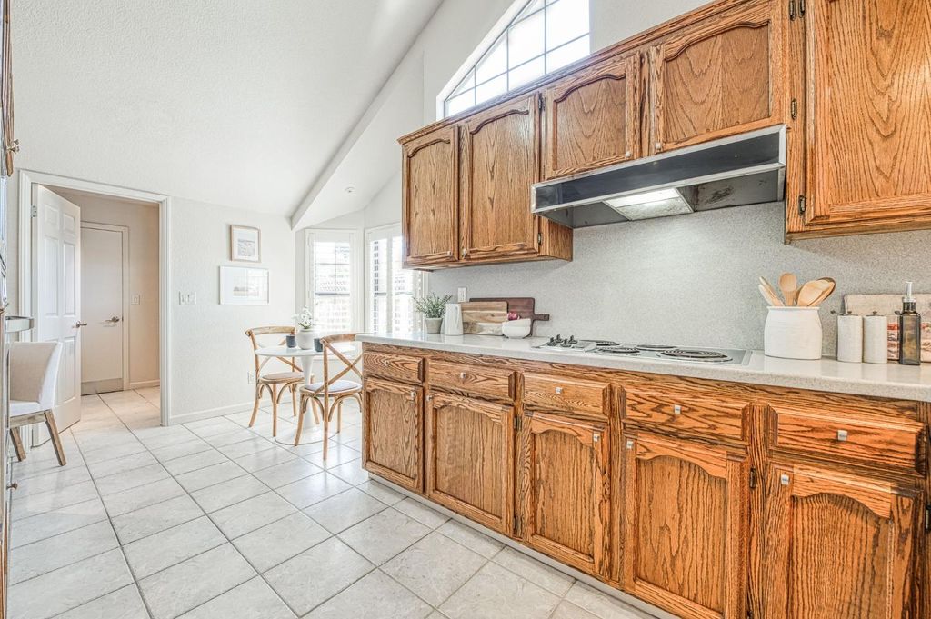 Image 4 of property listing at 1229 Bullard, Fresno, CA 93711
