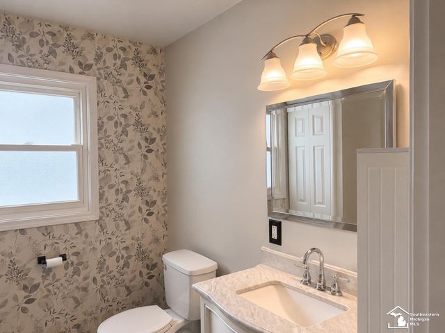 1099 Cora Street, Wyandotte, MI 48192