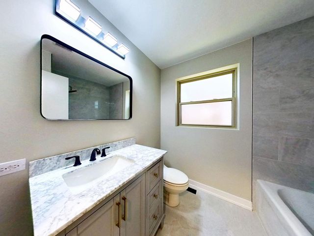 8039 S Campbell Avenue, Chicago, IL 60652