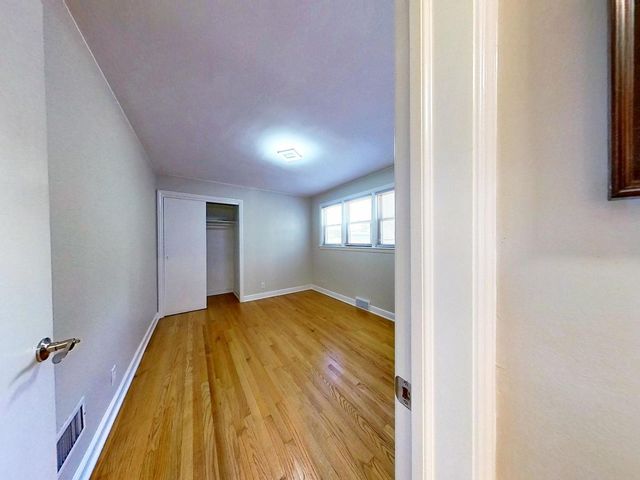 8039 S Campbell Avenue, Chicago, IL 60652