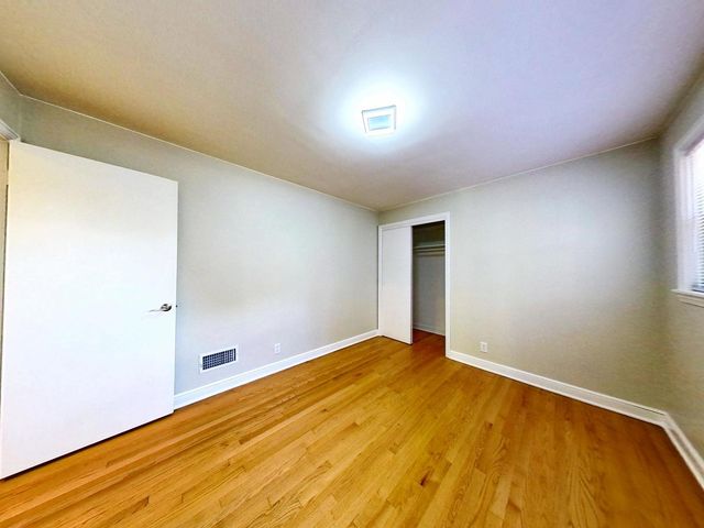 8039 S Campbell Avenue, Chicago, IL 60652