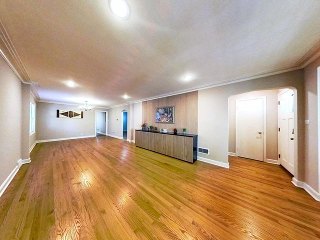 8039 S Campbell Avenue, Chicago, IL 60652