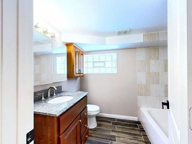 8039 S Campbell Avenue, Chicago, IL 60652