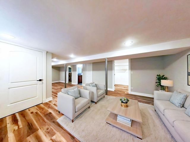 8039 S Campbell Avenue, Chicago, IL 60652