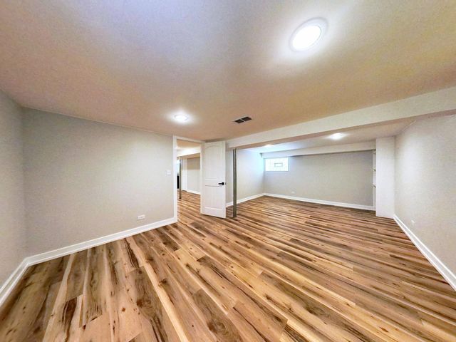 8039 S Campbell Avenue, Chicago, IL 60652