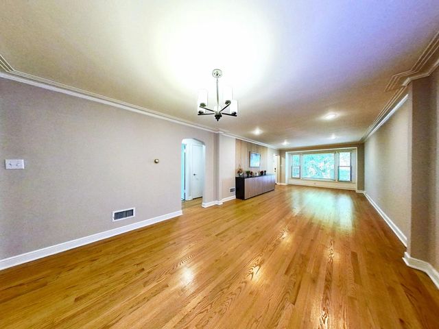 8039 S Campbell Avenue, Chicago, IL 60652